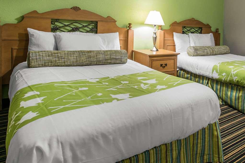 Rodeway Inn & Suites Winter Haven Chain Of Lakes Zimmer foto