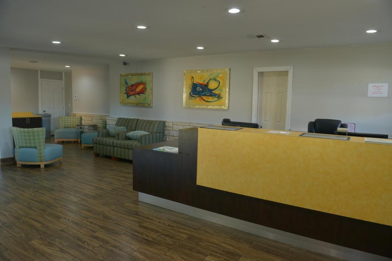 Rodeway Inn & Suites Winter Haven Chain Of Lakes Exterior foto